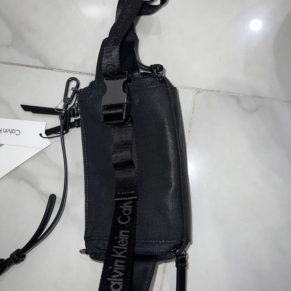 Calvin Klein Crossbody Bag - Picture 5 of 7